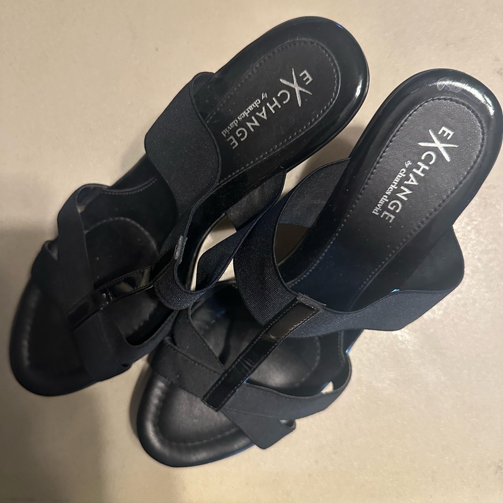 Like new wedges size 11